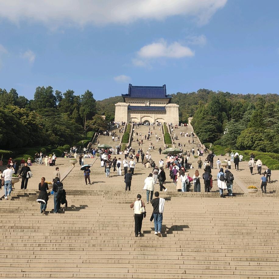 山外有山，天外有天。(刘璟尧)