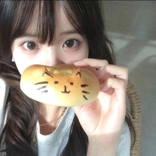小艺爱吃小鼻嘎