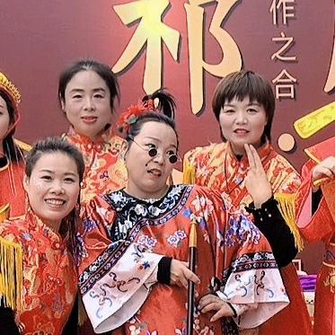 东杨庄喜事连连