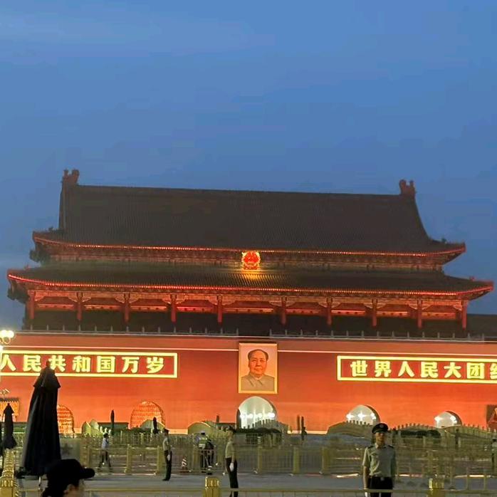 轻舟已过万重山