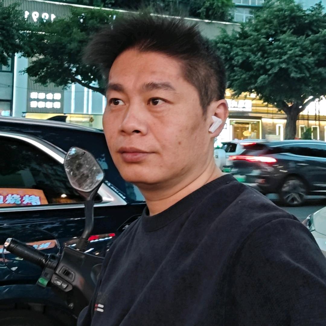 兄弟情龙虾馆卞哥
