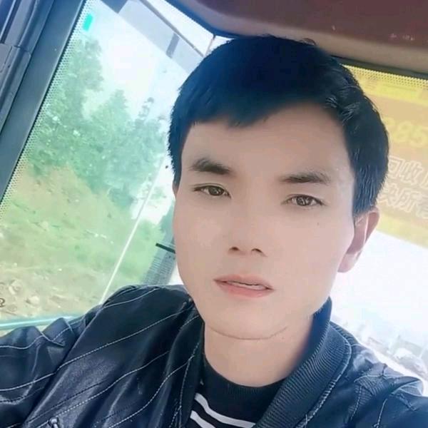 太阳能路灯安装维修，水电安装，做雨棚，