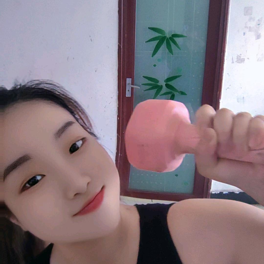 阳光下的微笑女孩  兰