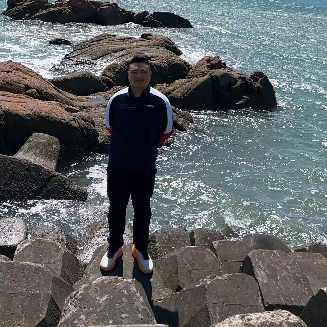 杨金鹏