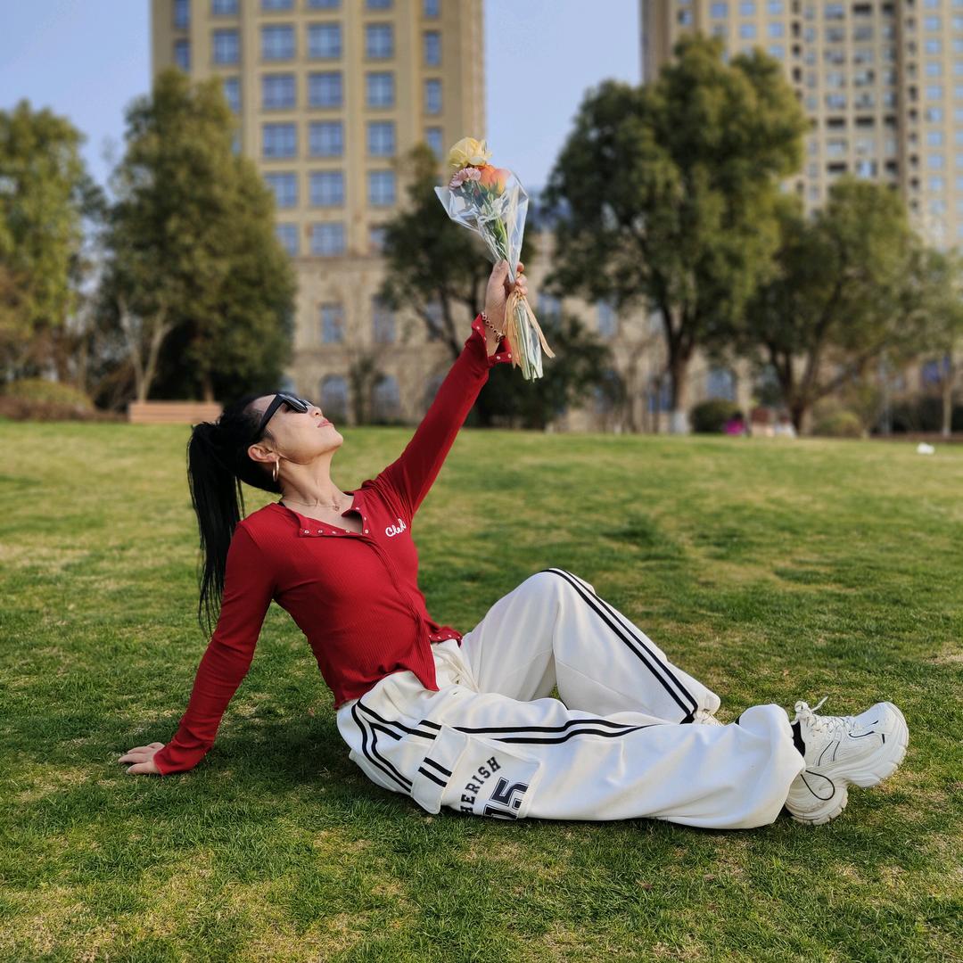 甜宓舞团小龙女