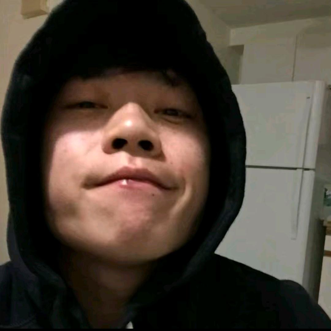 忧郁的白衬衫