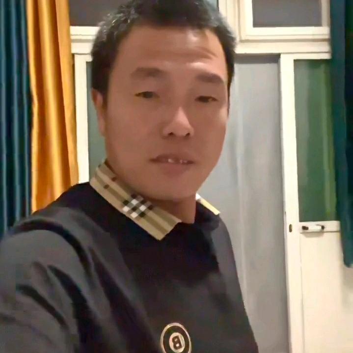 云祥我在用小号开直播，小昵称十年长跑时光