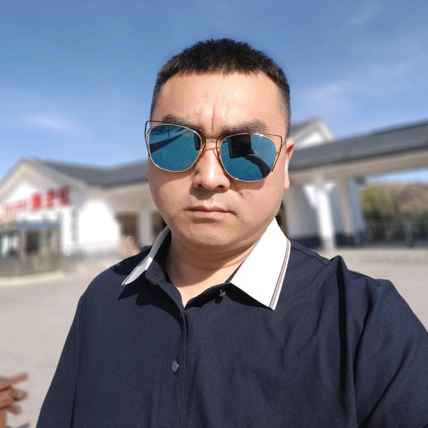 鑫华汽贸霍旭光