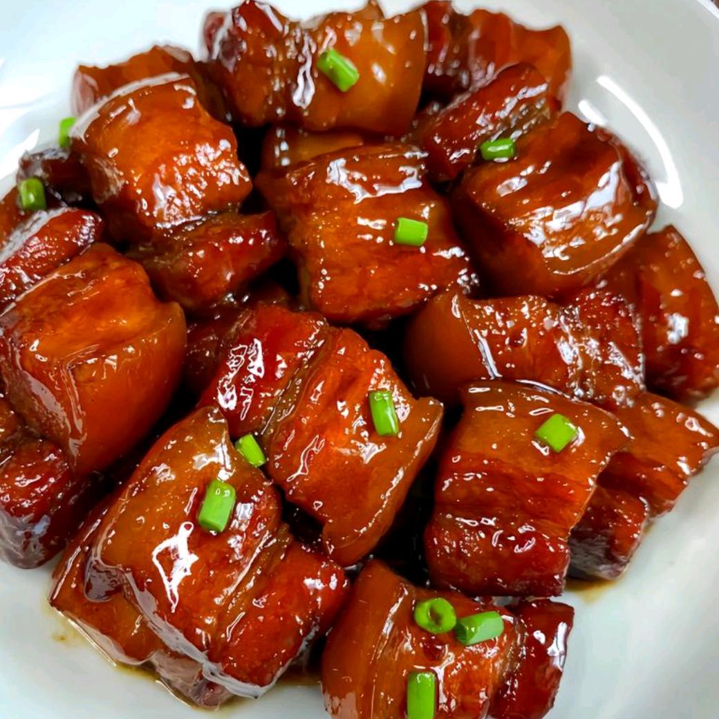 开发区商贸城北门西北角红烧肉盖饭