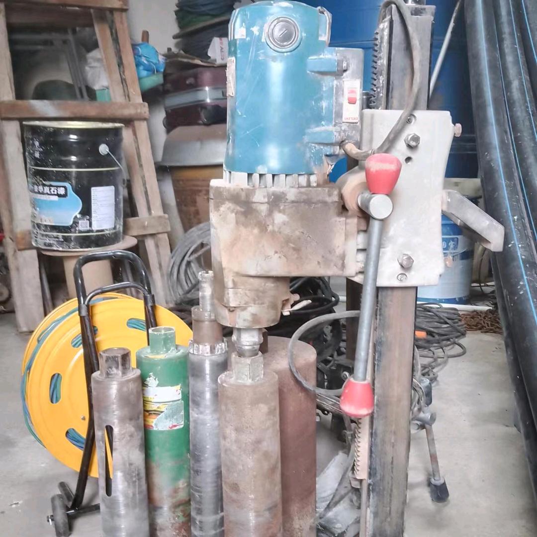 专业打孔，水电安装，维修空调