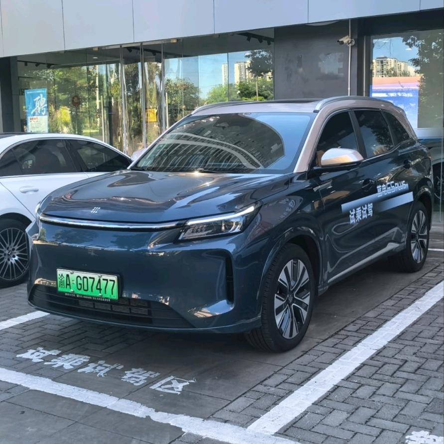 胖胖的汽车人（长寿康跃兴汽车）