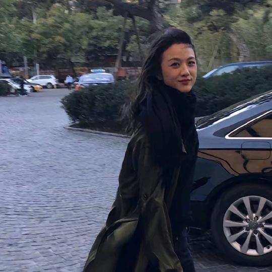 她