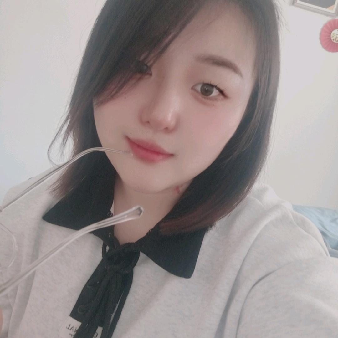 焦糖布丁兔 𓋼👛