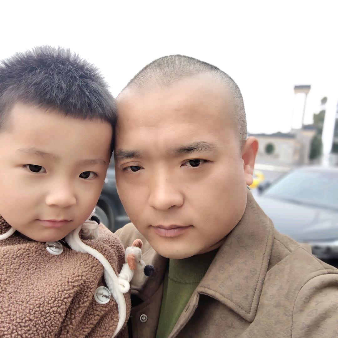 A a宏业名车 小吴