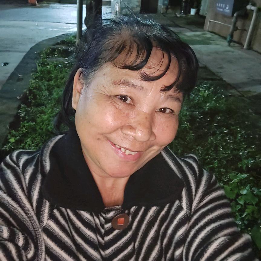 满堂姐下午13:18分直播