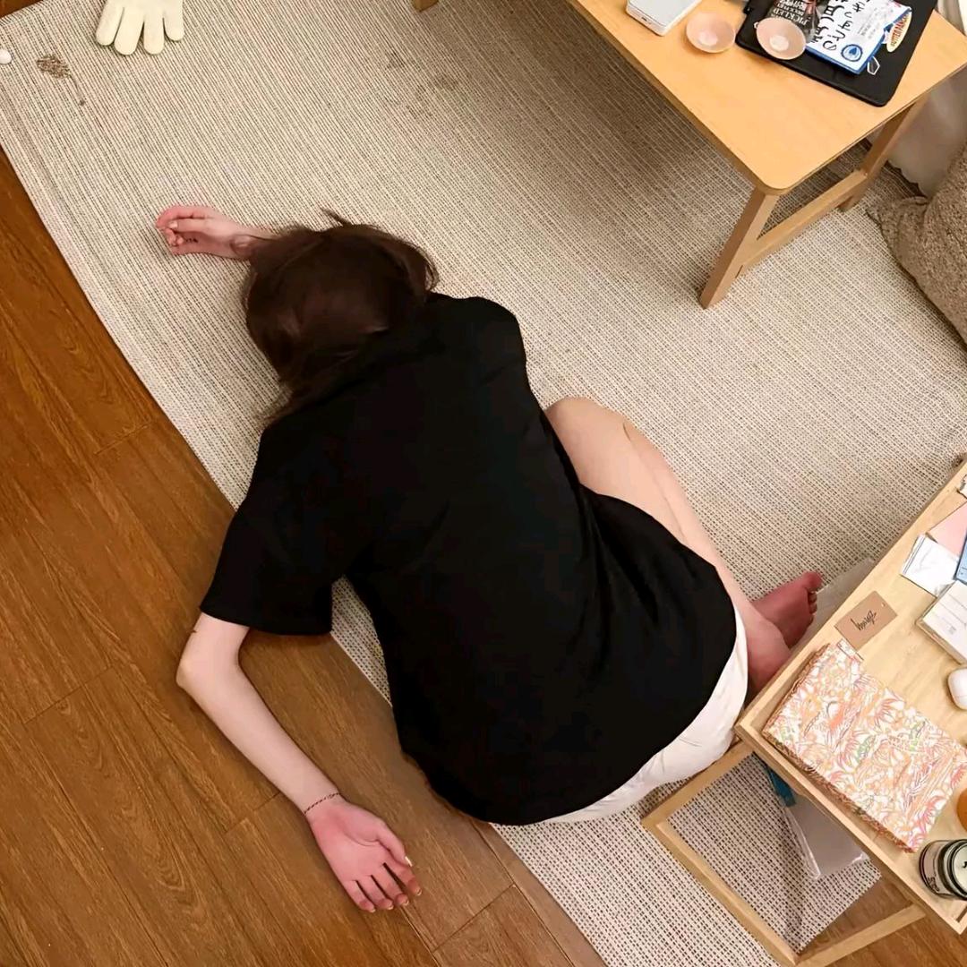 ￴ ￴      柯婕