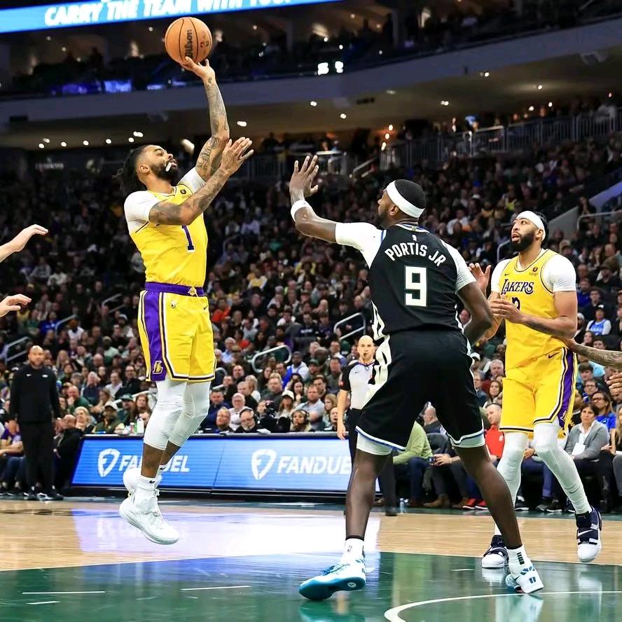 篮球比赛(现场直播)