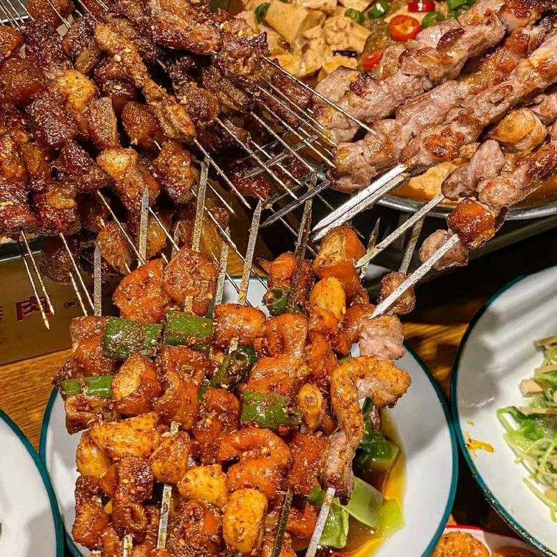 王者烧烤（网红桥摊位渡头岩下）