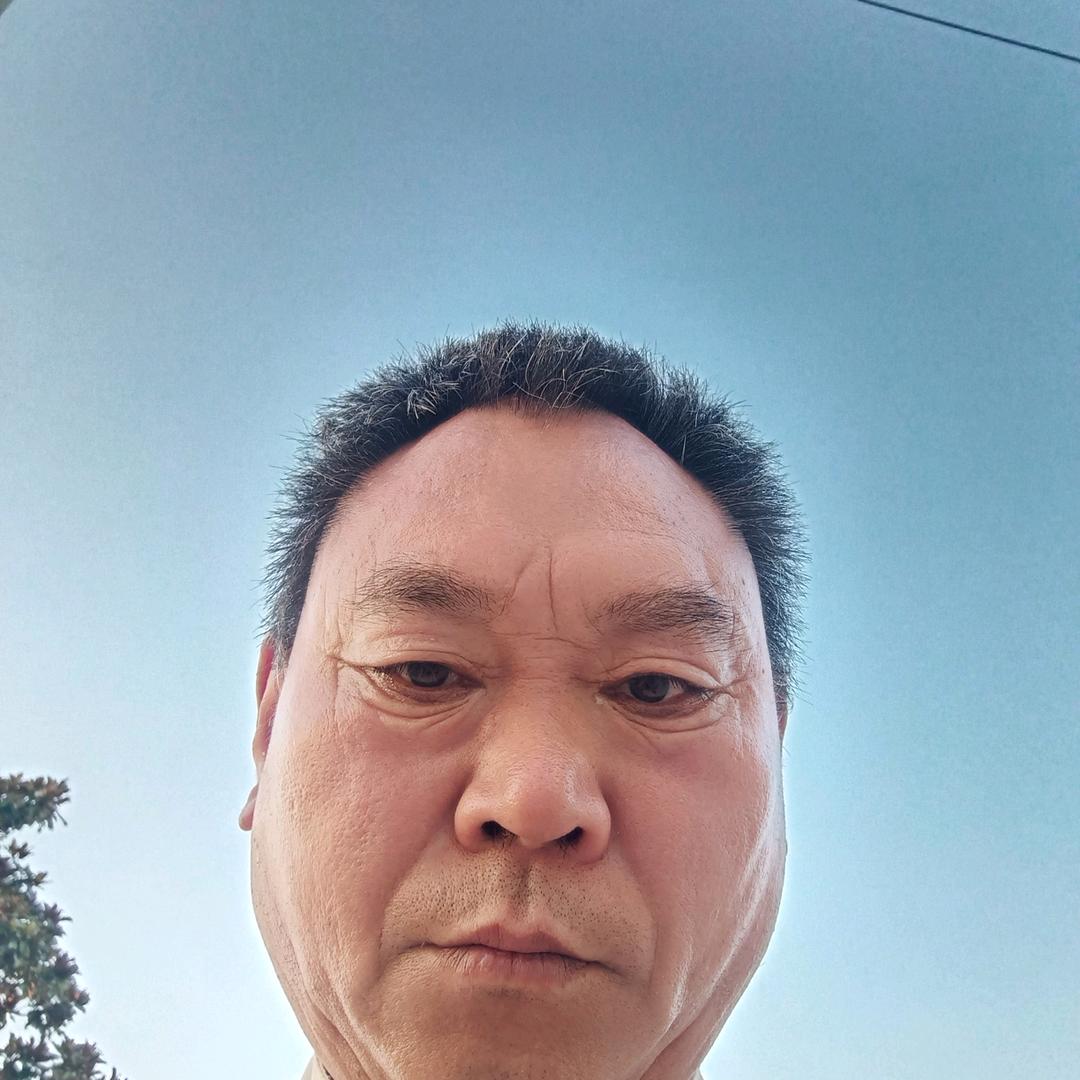 拉二胡的老汤