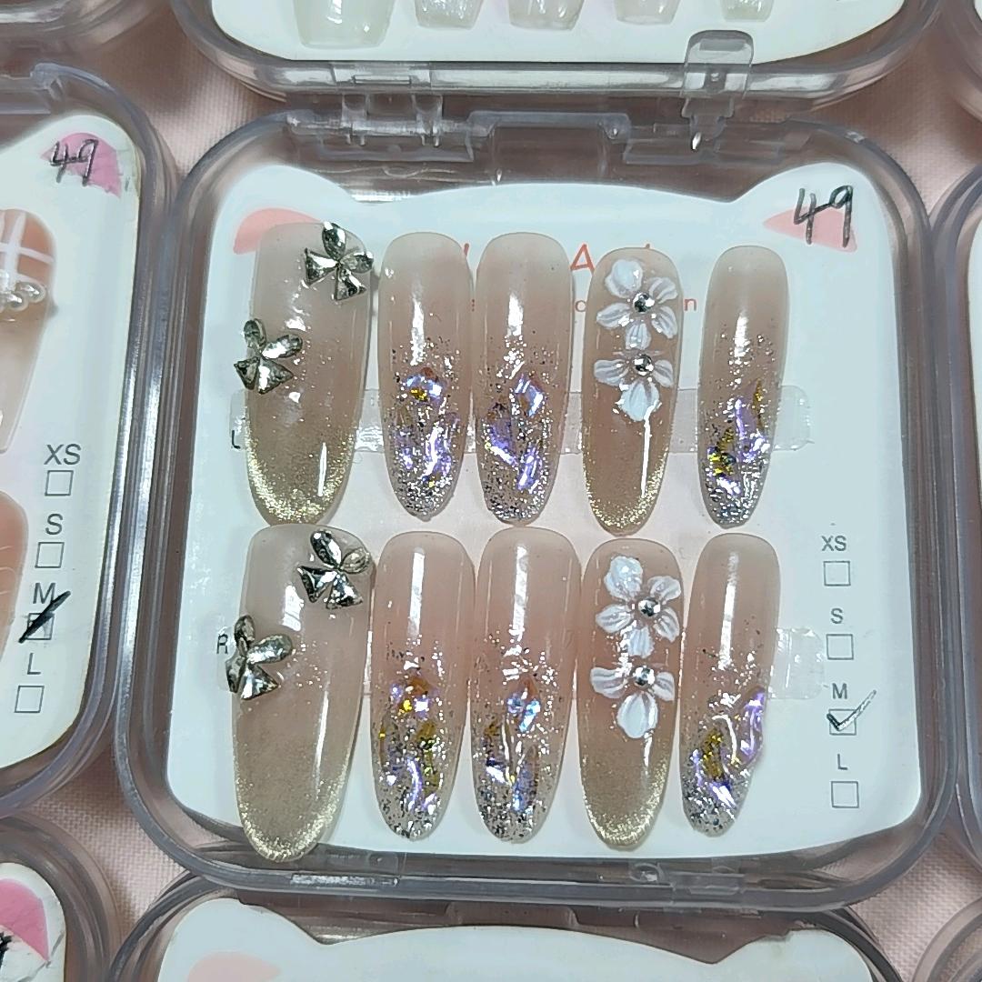 清雪穿戴甲(栖西里红人时尚门口摊)