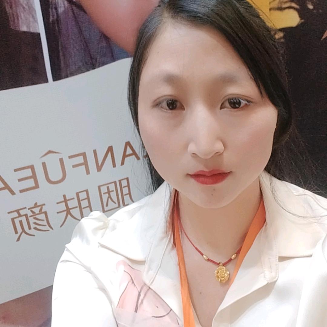美白祛斑，胭肤颜产品，小施施