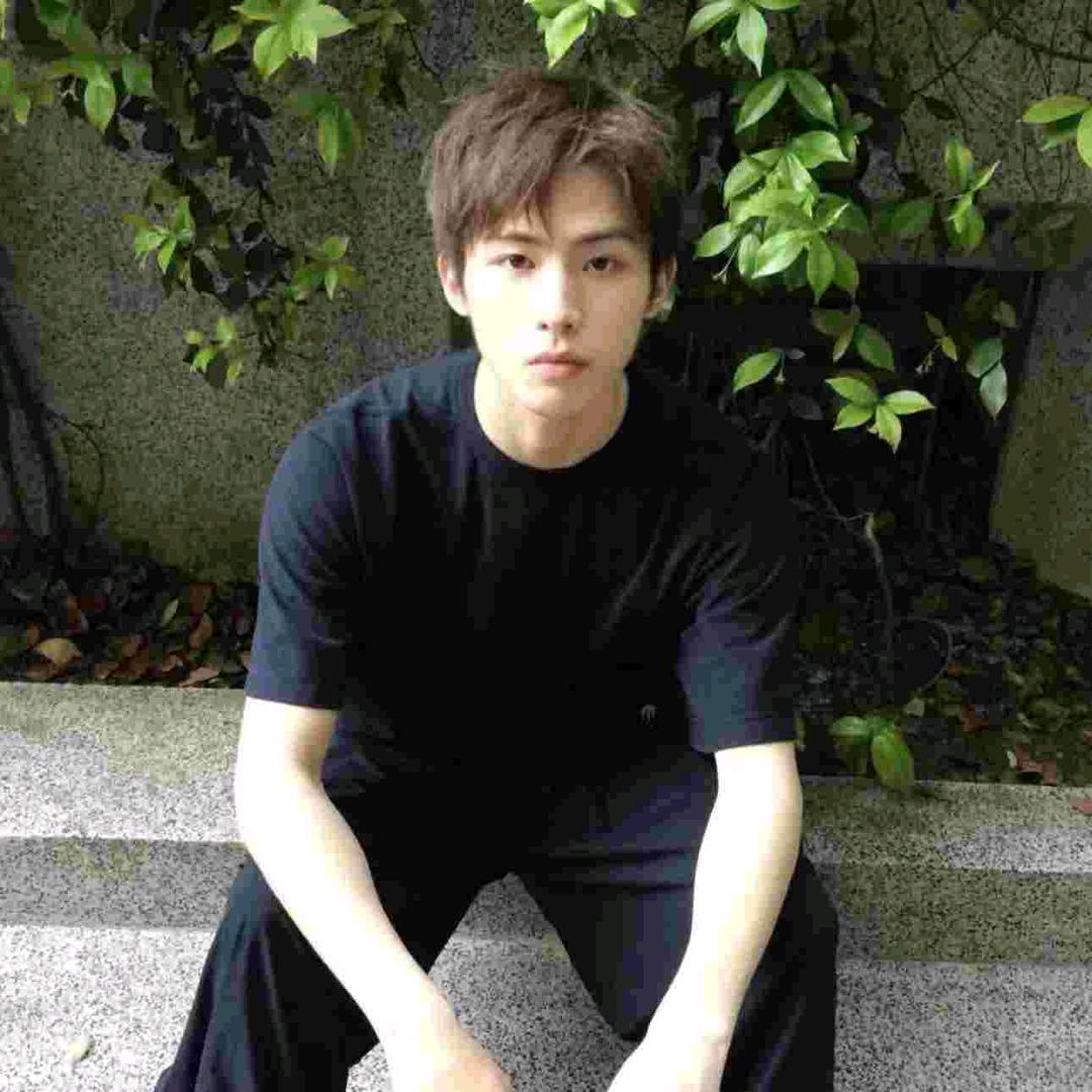 忧郁高冷总裁在养老院兜不住屎被护工吊打