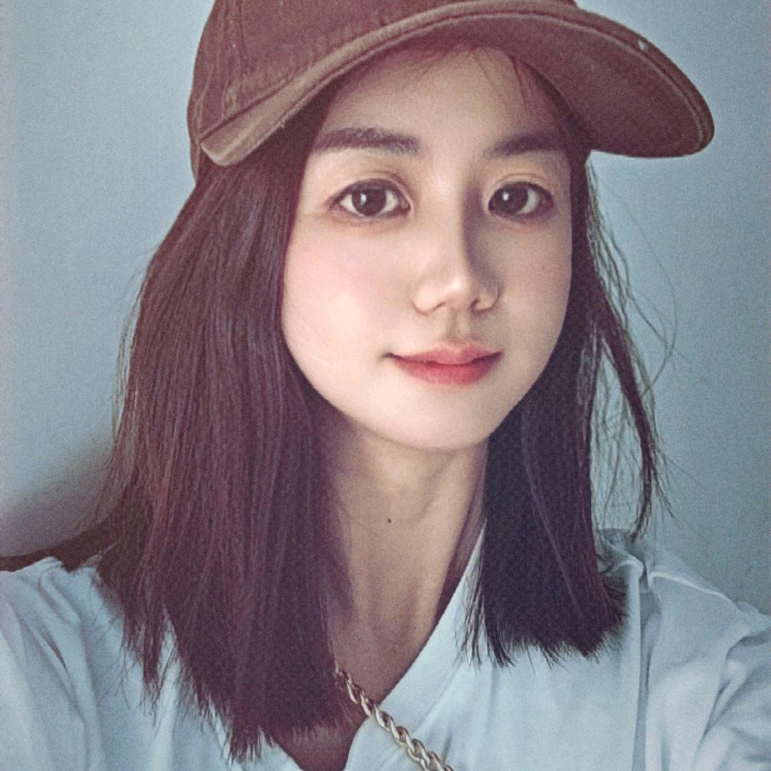 英子