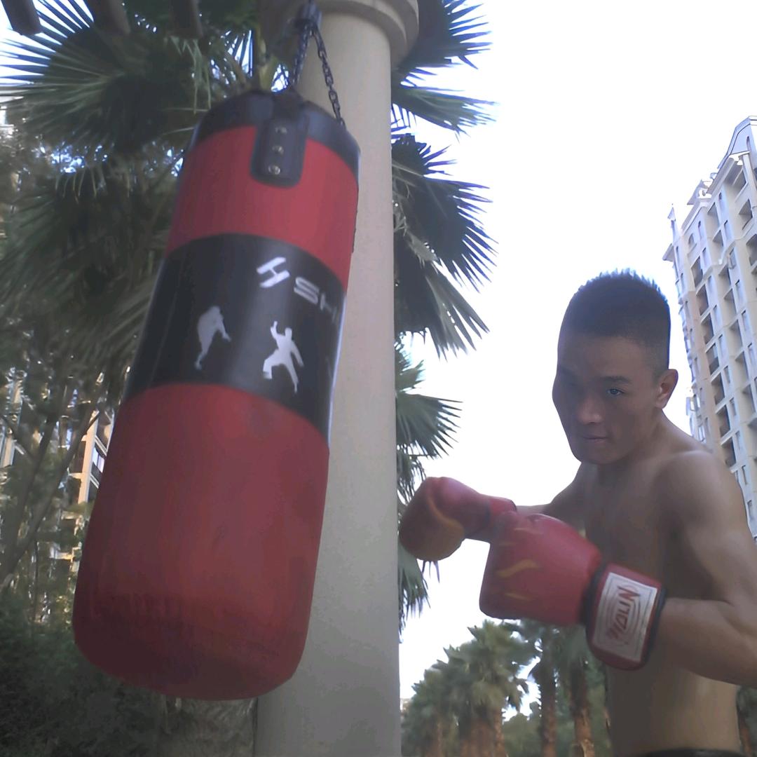 跟着民哥混🐯三天饿九顿