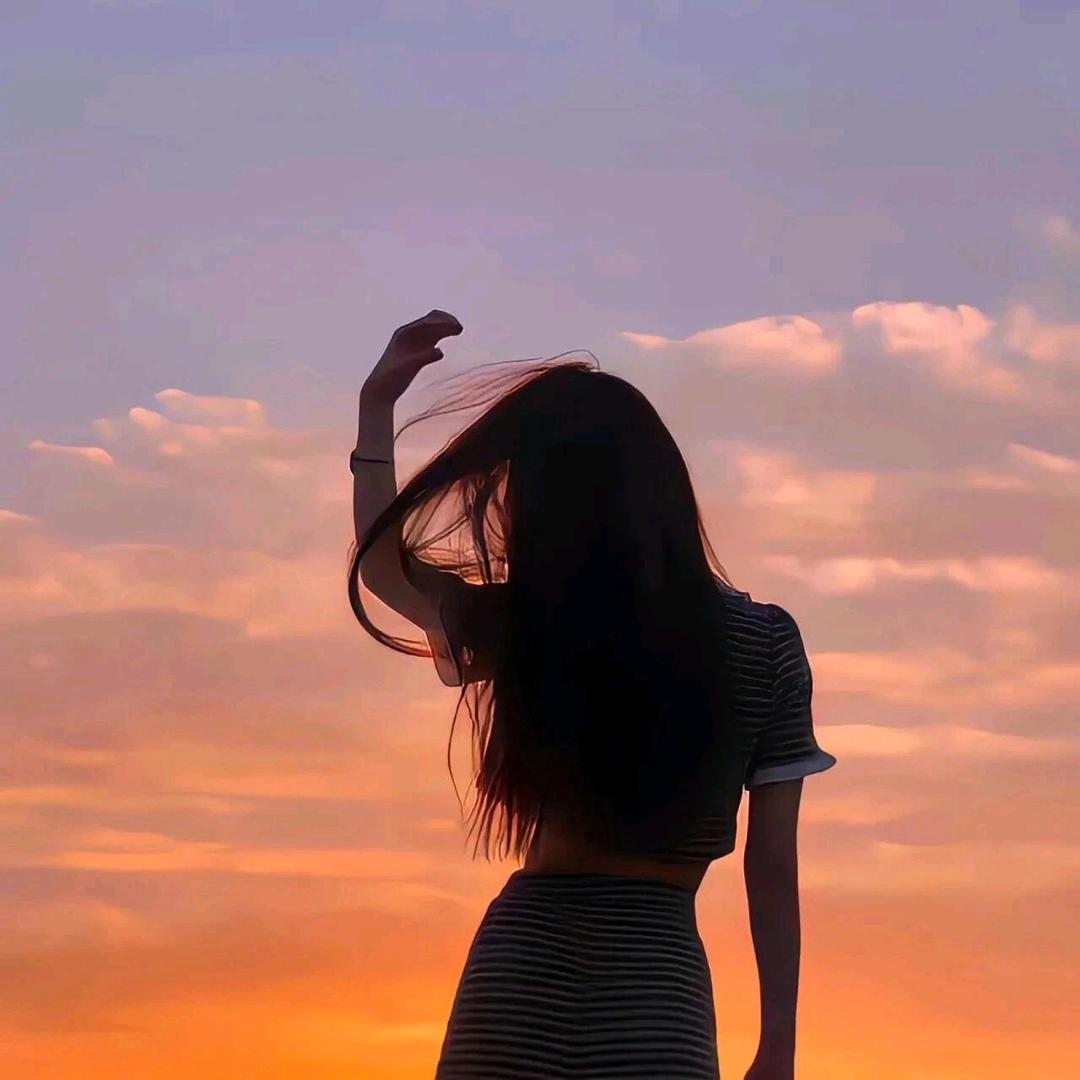 故事起于夏。