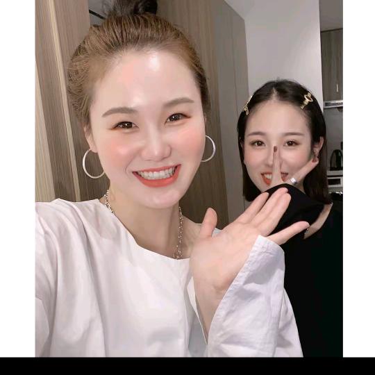 圆圆脸和小丸子-高端女装