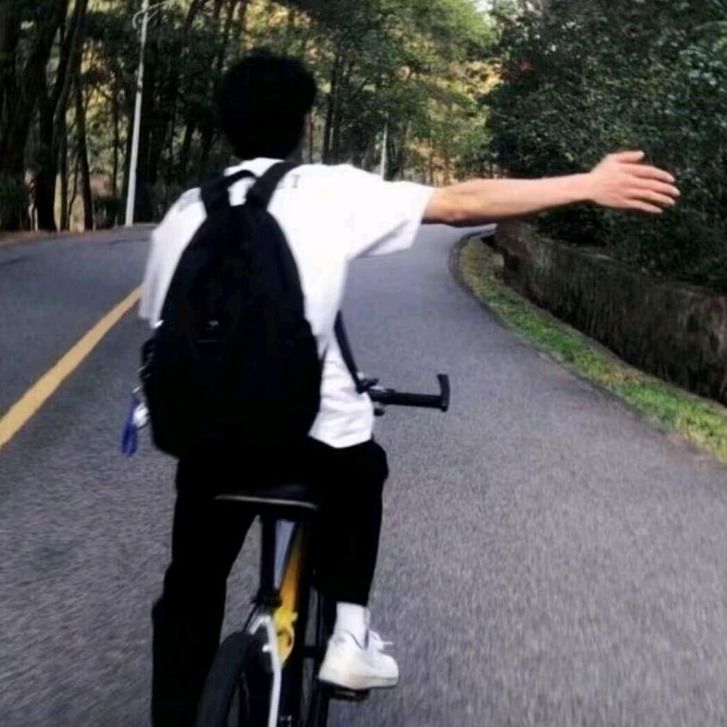 🏇