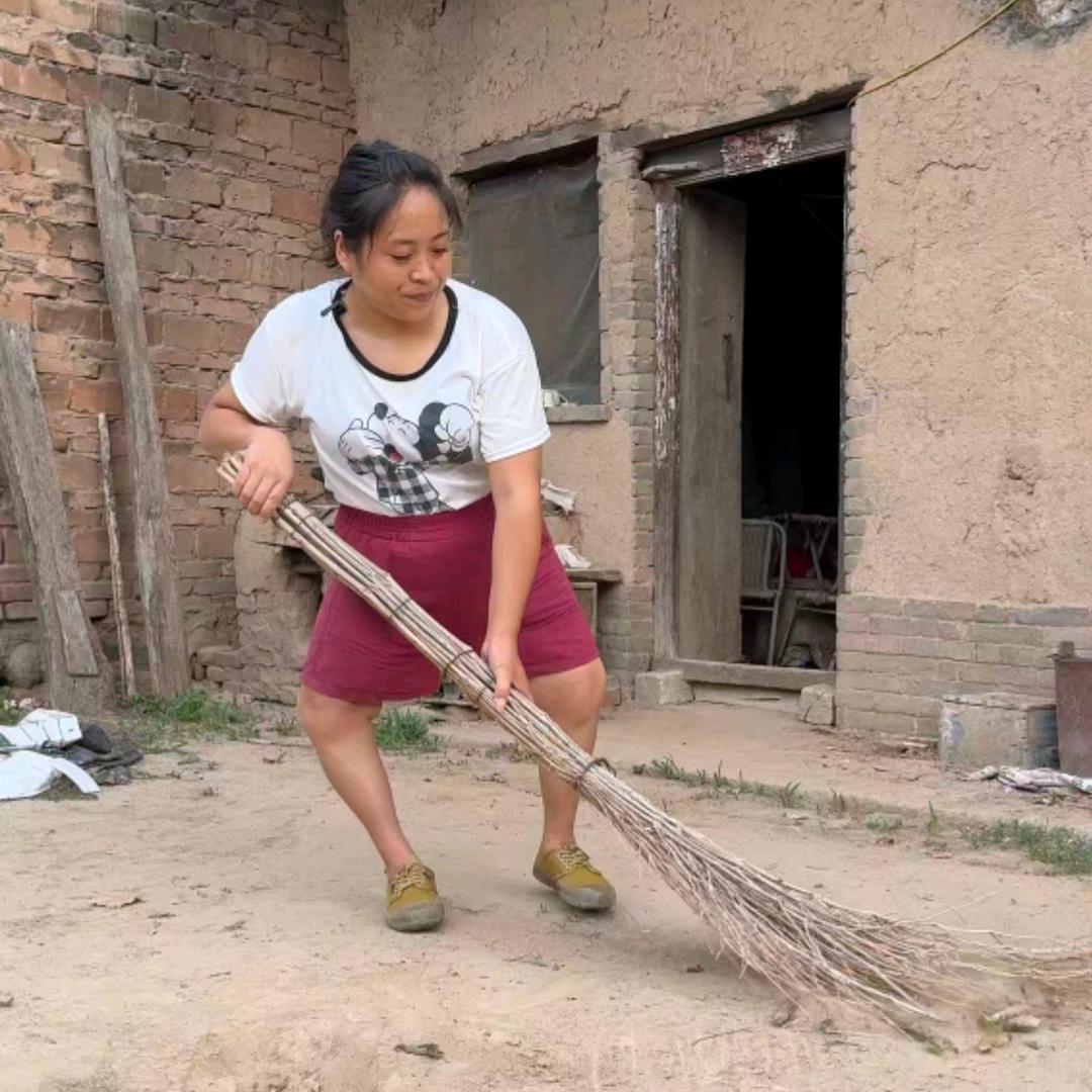 丑丑 农村人