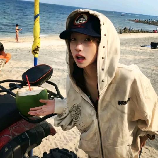 脑袋困掉了  𖠚ᐝ