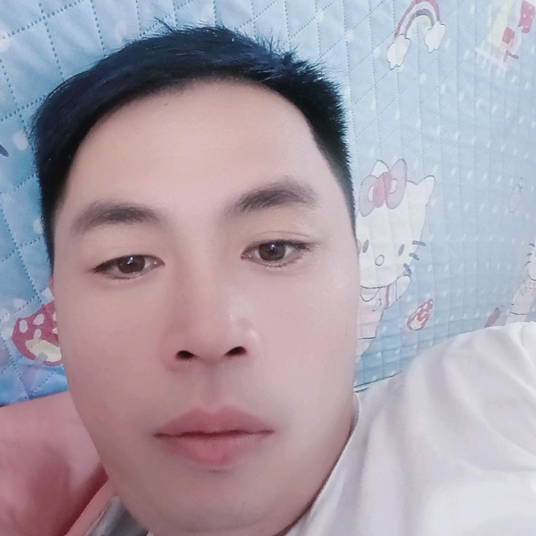 举杯敬自己