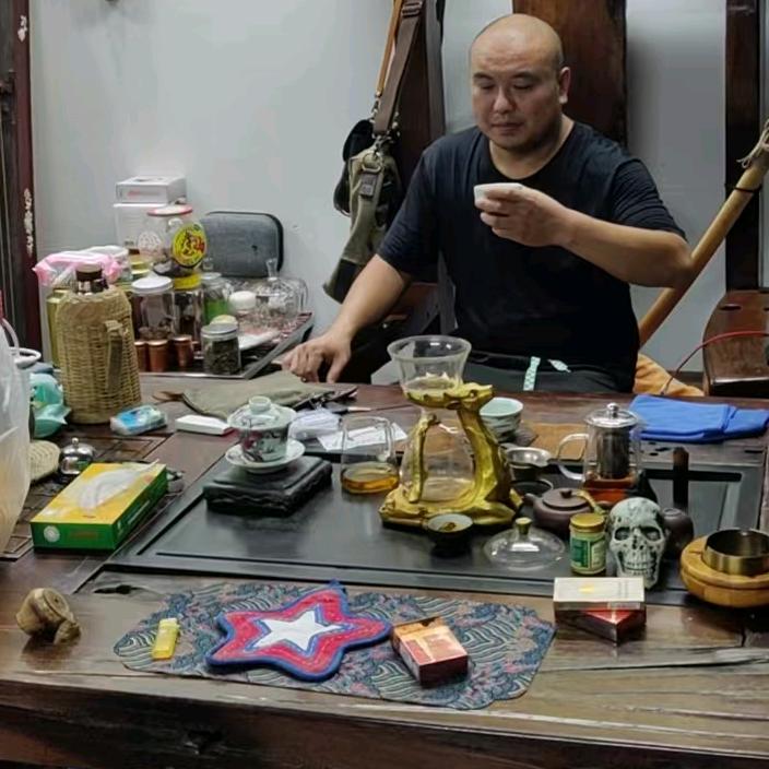 收购库存服装全品类一一黄