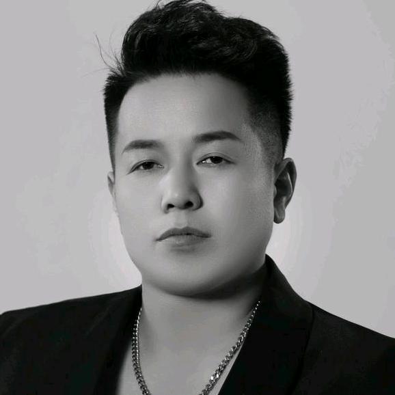 在陇西烫发的虎哥