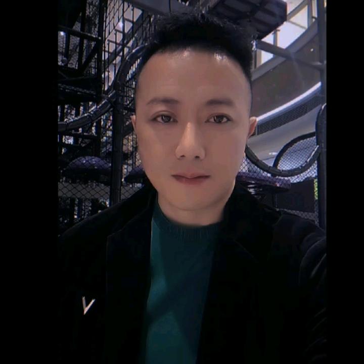 成都收废品的单身易先生