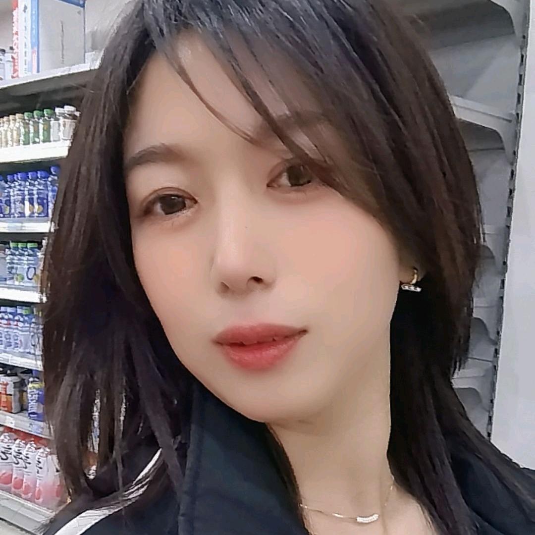爱家~～窗帘～～😋😋