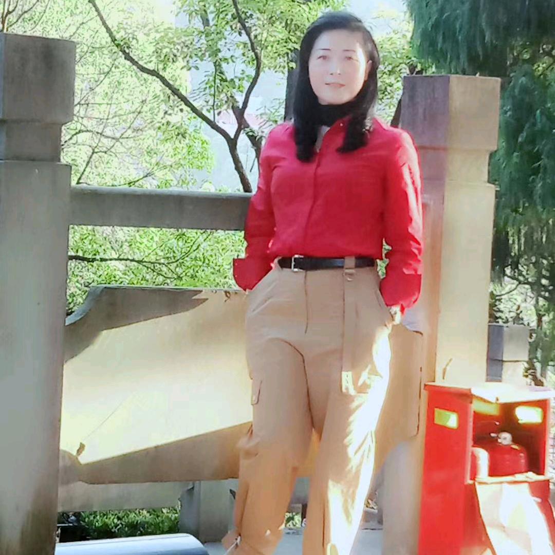 扬在脸上的自信