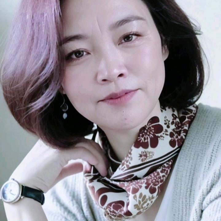 阳光灿烂。