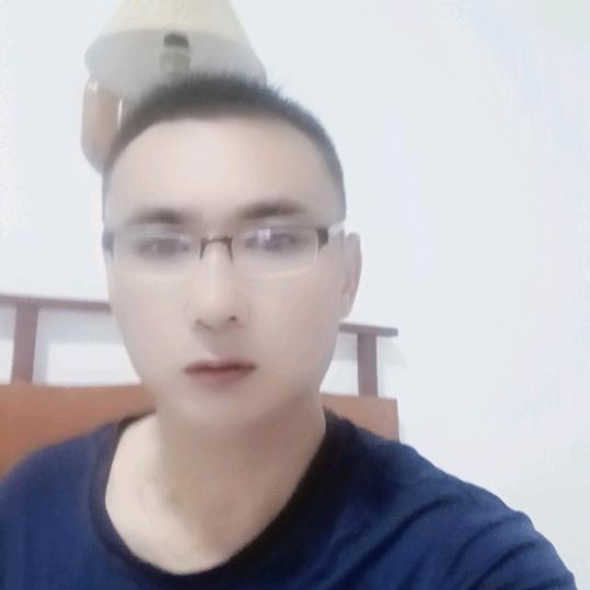 柏佳龙