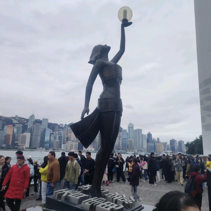 是阳光大叔吖