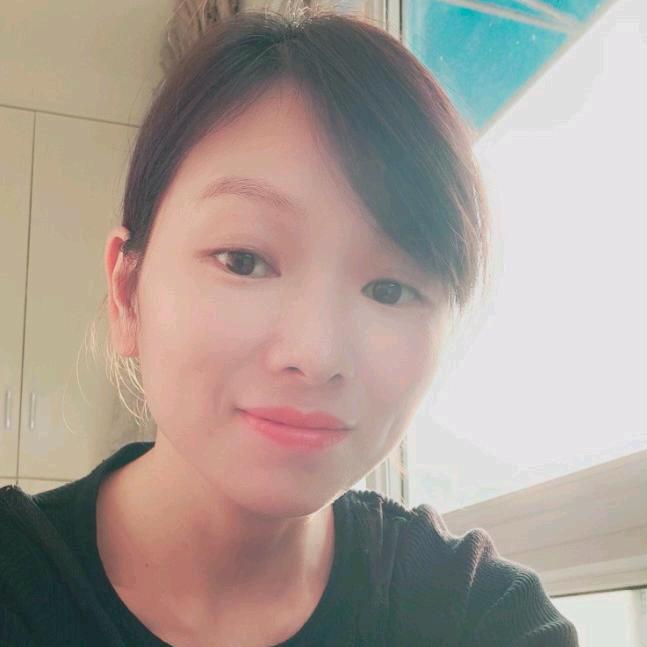 灵梅在健身
