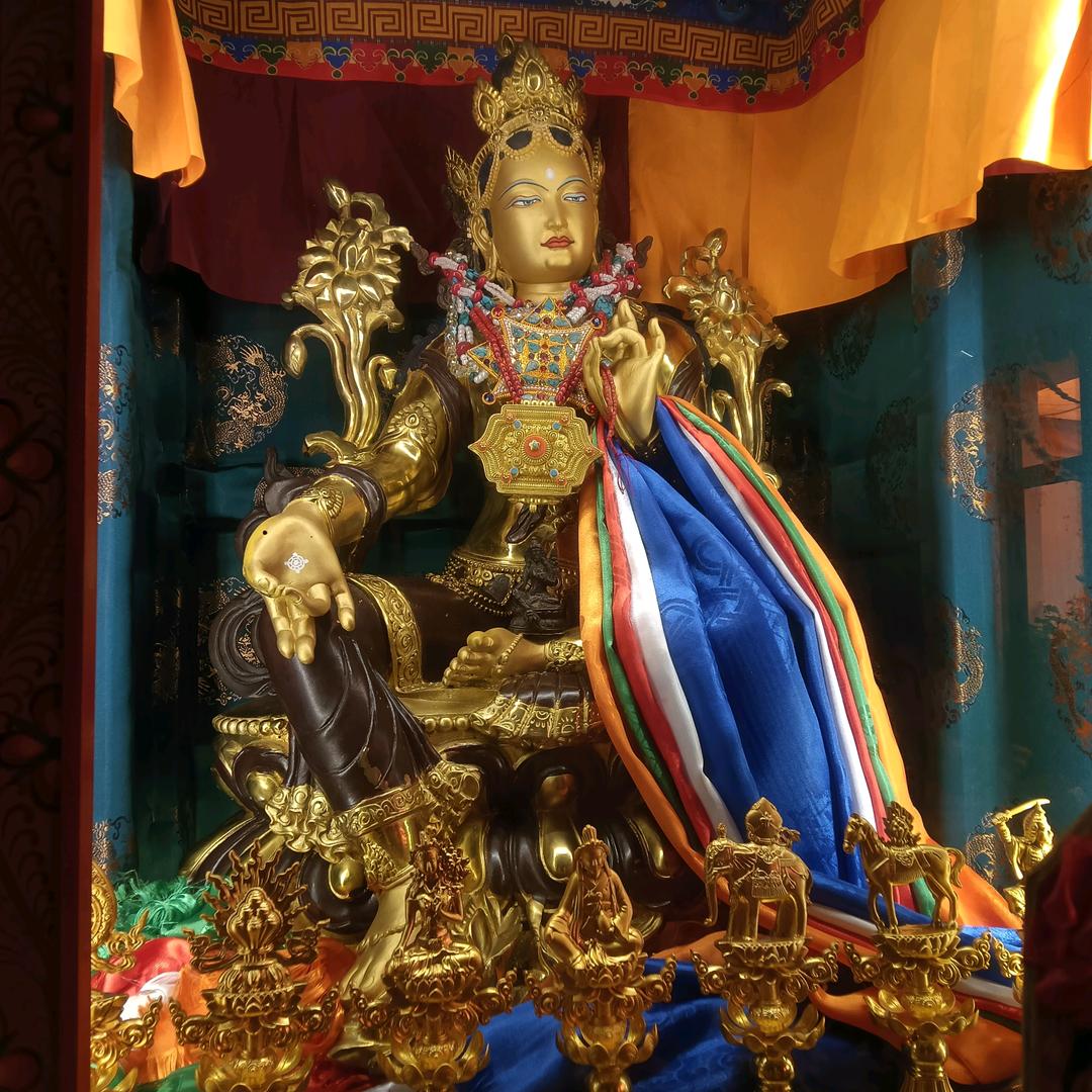 ཏཱྃ༴ཕན་བདེ།