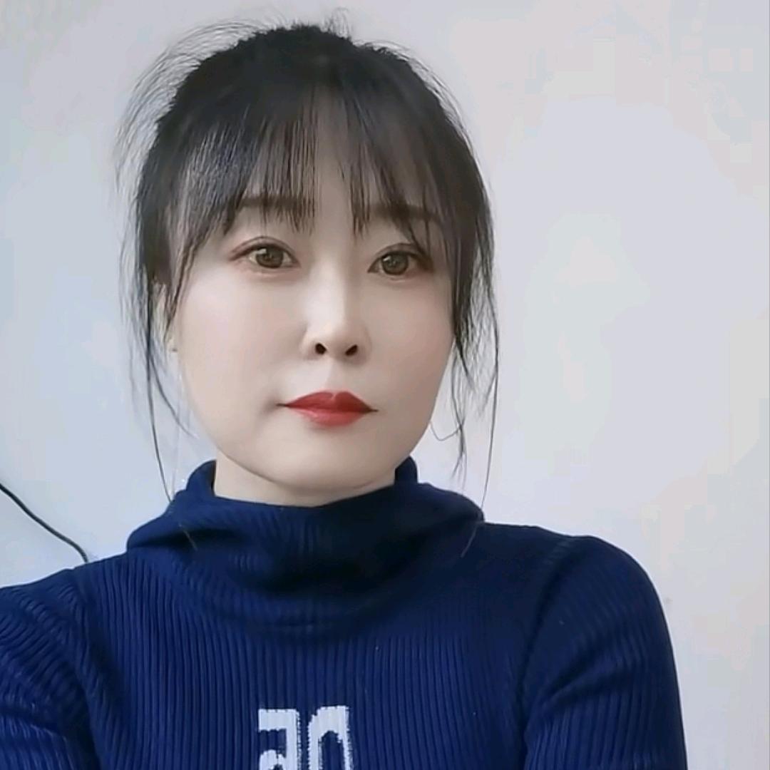 我自芳菲