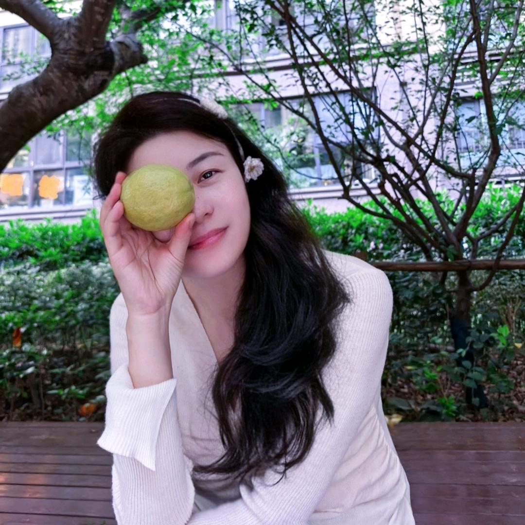 芹菜爱养花