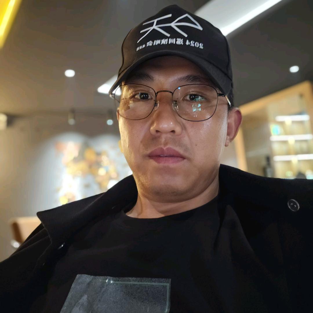 班长李亮