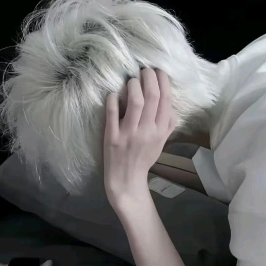 神秘秘书小施恩妹头像