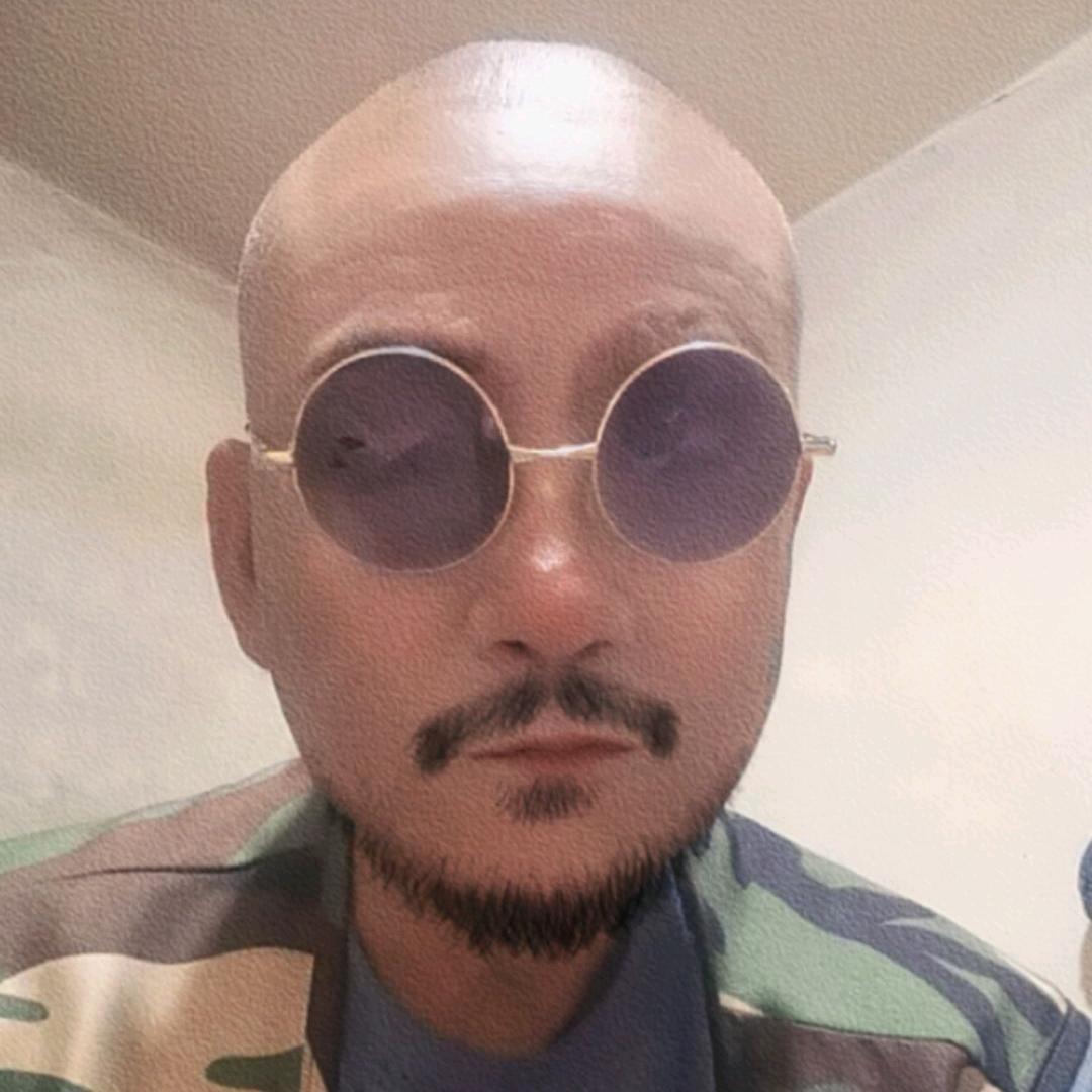 墨镜老王
