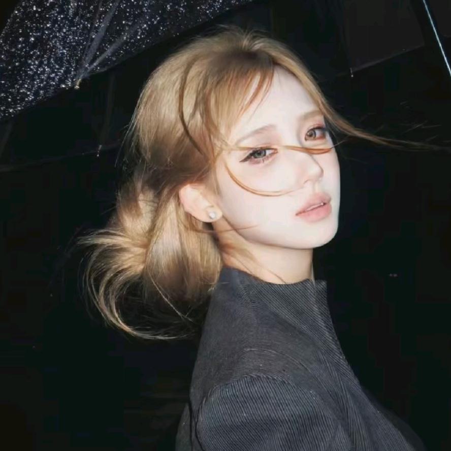 喜欢一米八卷毛腹肌男